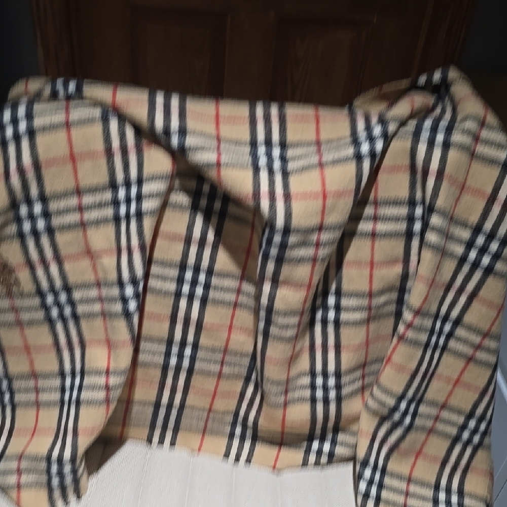 Burberry Beige Checkered Scarf - Picture 5 of 8